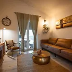 Haus * Pula